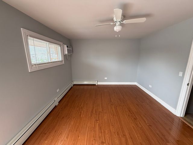 145 Dover Drive 14, Des Plaines, IL 60018