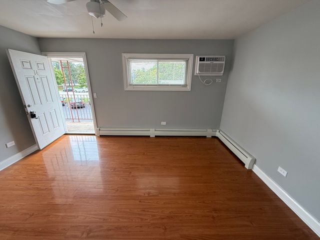 145 Dover Drive 14, Des Plaines, IL 60018