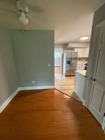145 Dover Drive 14, Des Plaines, IL 60018