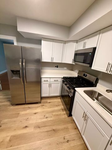 145 Dover Drive 14, Des Plaines, IL 60018