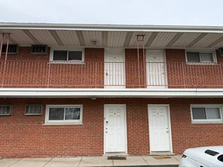 145 Dover Drive 14, Des Plaines, IL 60018