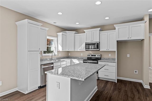 6061 Frye Bridge Road, Clemmons, NC 27012