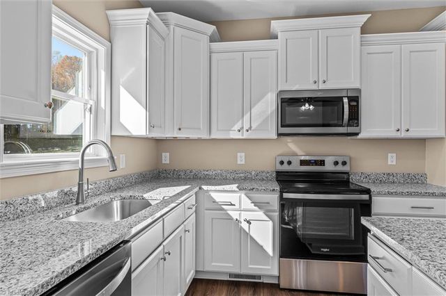 6061 Frye Bridge Road, Clemmons, NC 27012