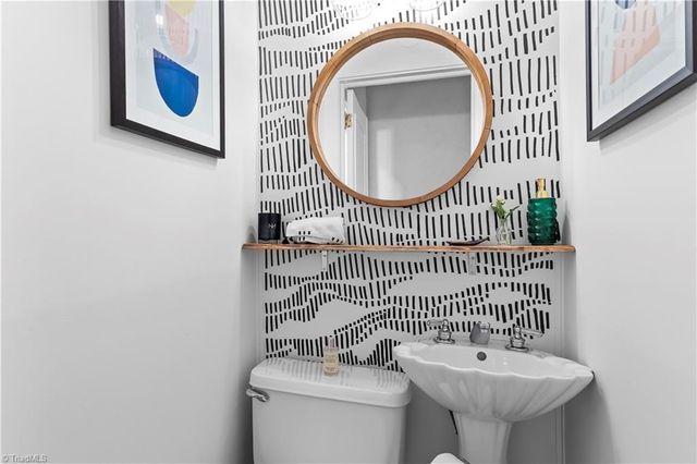 221 Wrenn Avenue, Mount Airy, NC 27030