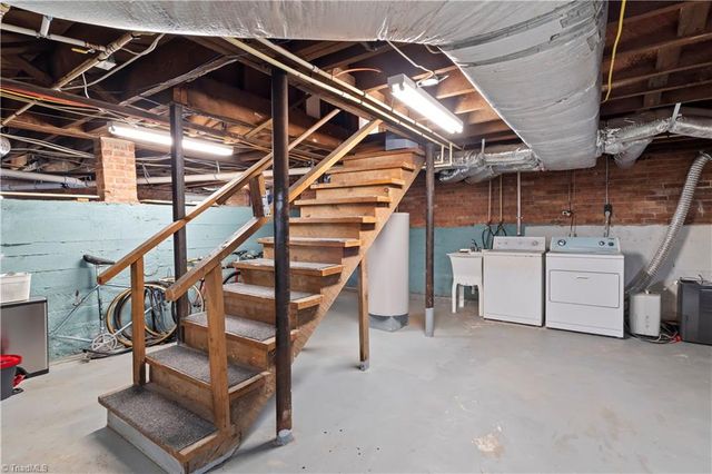 221 Wrenn Avenue, Mount Airy, NC 27030