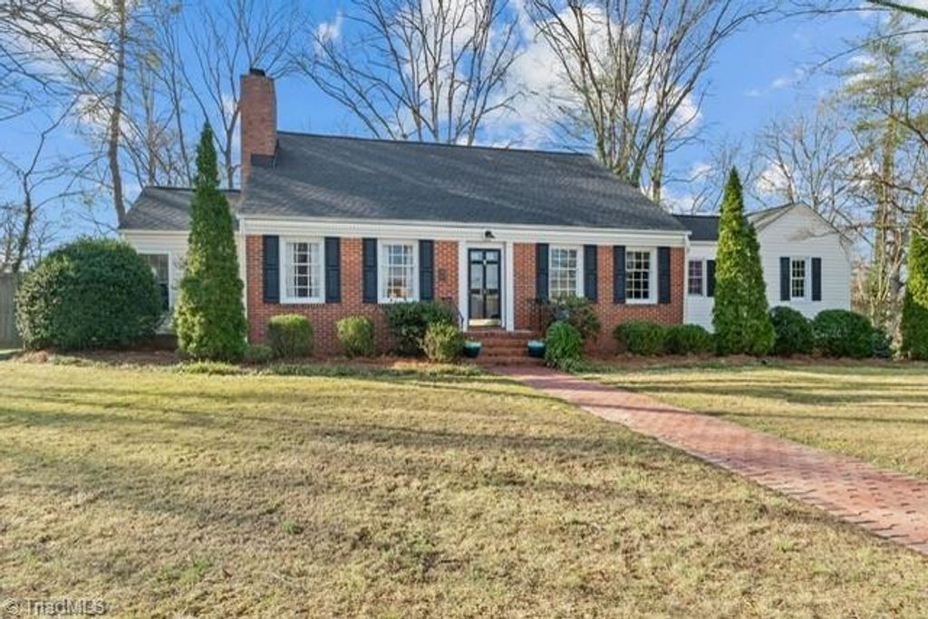 221 Wrenn Avenue, Mount Airy, NC 27030