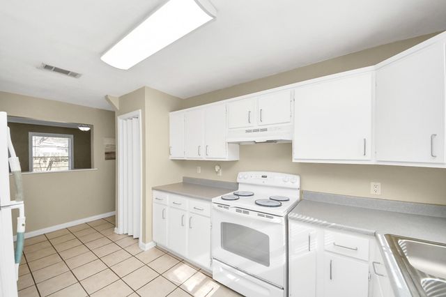 102 Live Oak Avenue, Baytown, TX 77520