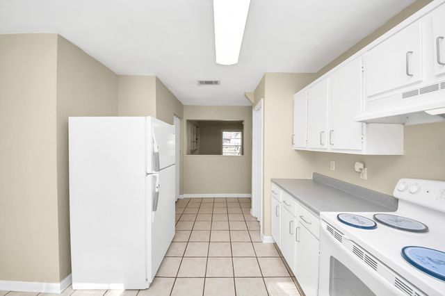 102 Live Oak Avenue, Baytown, TX 77520