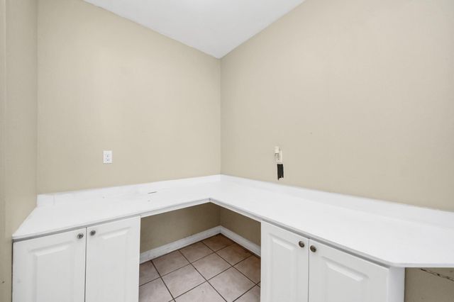 102 Live Oak Avenue, Baytown, TX 77520