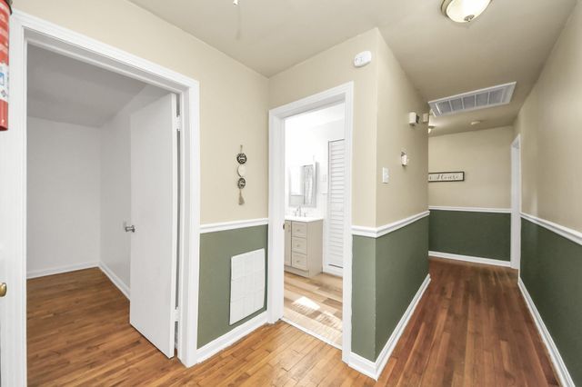 102 Live Oak Avenue, Baytown, TX 77520