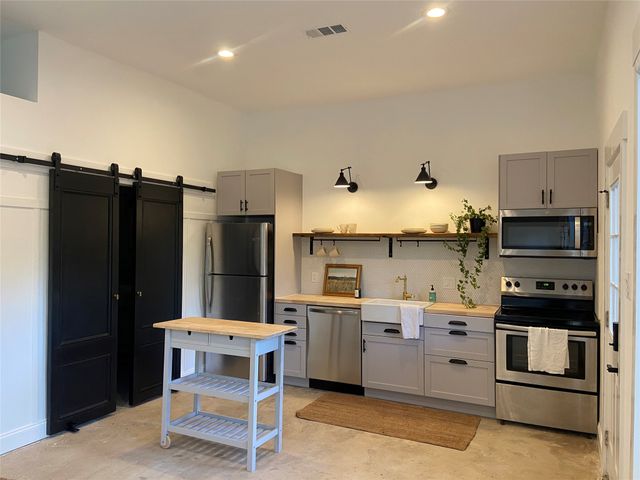 1014 Galloway Avenue, Dallas, TX 75216