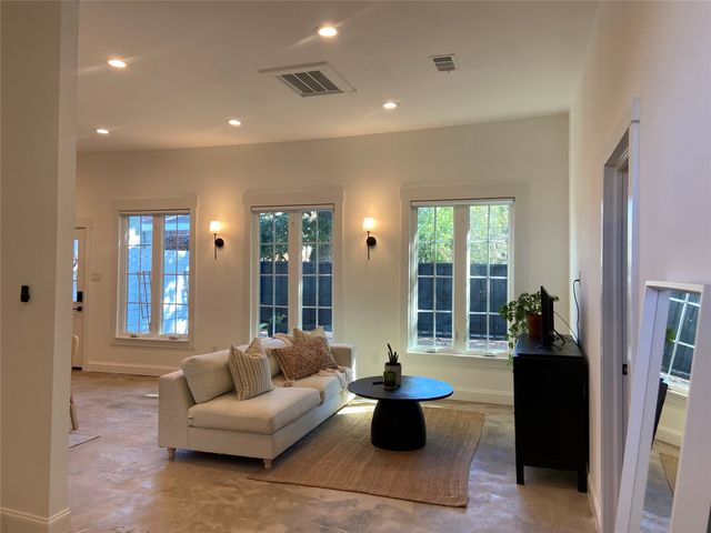 1014 Galloway Avenue, Dallas, TX 75216