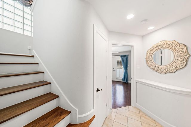 548 Westcross Street, Houston, TX 77018