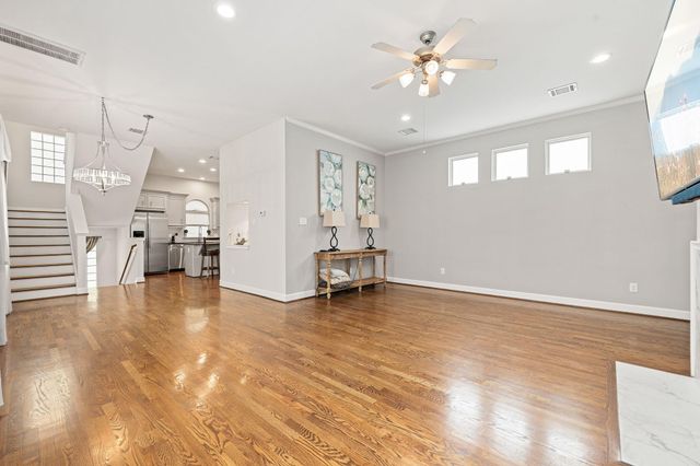 548 Westcross Street, Houston, TX 77018