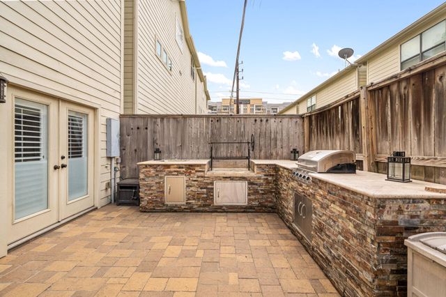 548 Westcross Street, Houston, TX 77018