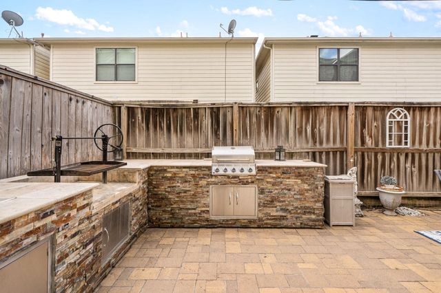 548 Westcross Street, Houston, TX 77018