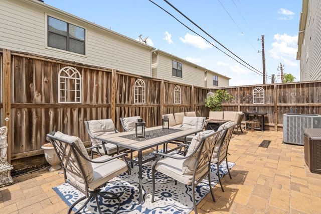 548 Westcross Street, Houston, TX 77018