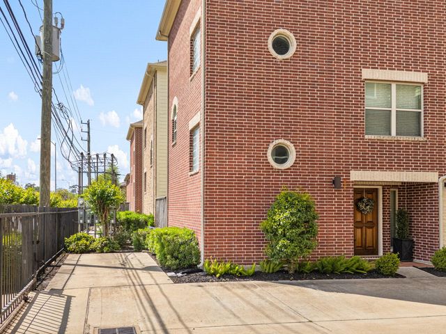 548 Westcross Street, Houston, TX 77018