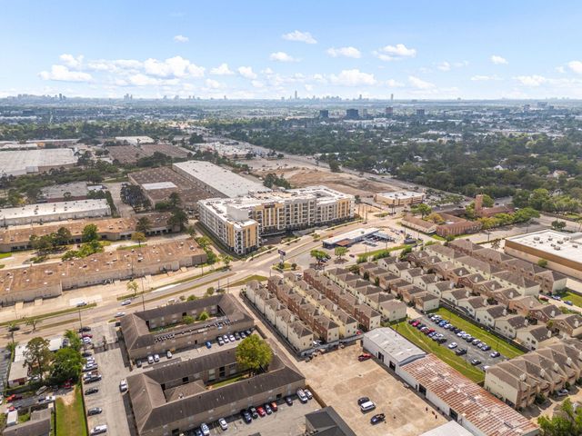 548 Westcross Street, Houston, TX 77018