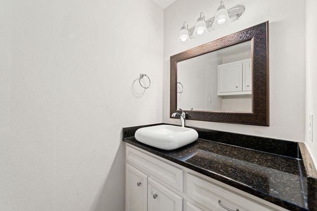 548 Westcross Street, Houston, TX 77018