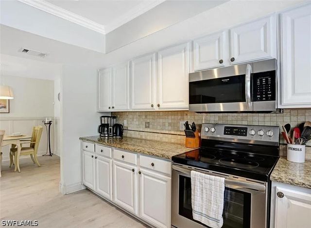 856 98th AVE N, Naples, FL 34108