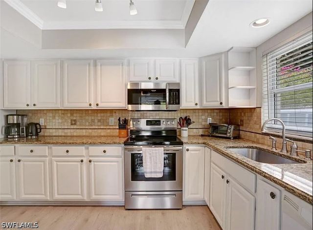 856 98th AVE N, Naples, FL 34108