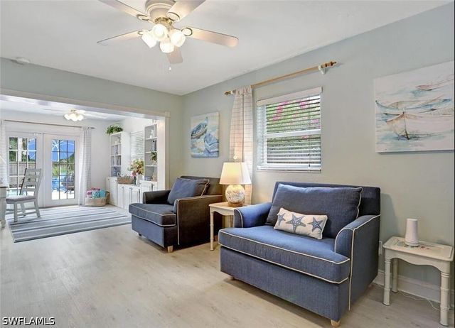 856 98th AVE N, Naples, FL 34108