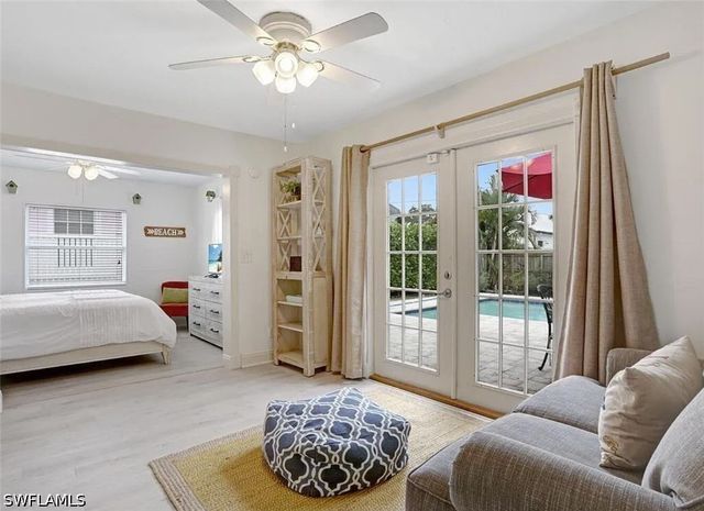 856 98th AVE N, Naples, FL 34108