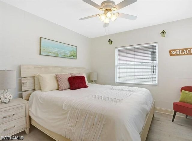 856 98th AVE N, Naples, FL 34108