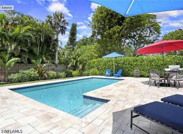 856 98th AVE N, Naples, FL 34108