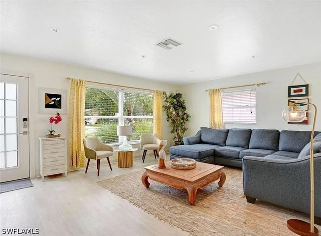 856 98th AVE N, Naples, FL 34108