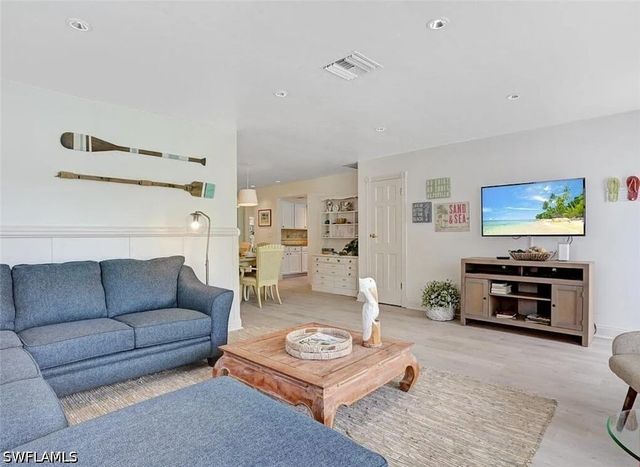 856 98th AVE N, Naples, FL 34108