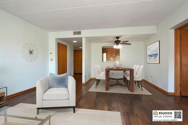 1365 Ashland Avenue 302, Des Plaines, IL 60016