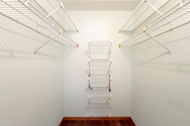 1365 Ashland Avenue 302, Des Plaines, IL 60016