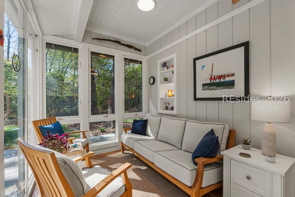 Image 14 of property listing at 50 Squiresgate Rd, Hilton Head Island, SC 29926