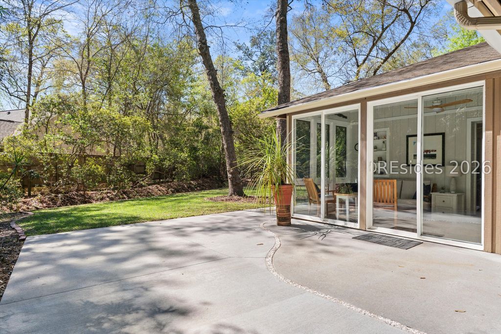 Image 15 of property listing at 50 Squiresgate Rd, Hilton Head Island, SC 29926