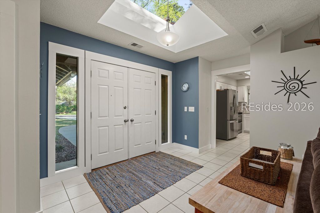 Image 2 of property listing at 50 Squiresgate Rd, Hilton Head Island, SC 29926