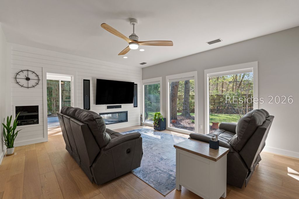 Image 20 of property listing at 50 Squiresgate Rd, Hilton Head Island, SC 29926