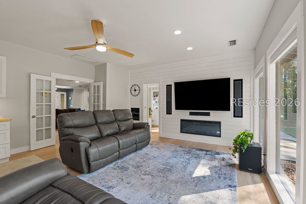 Image 21 of property listing at 50 Squiresgate Rd, Hilton Head Island, SC 29926