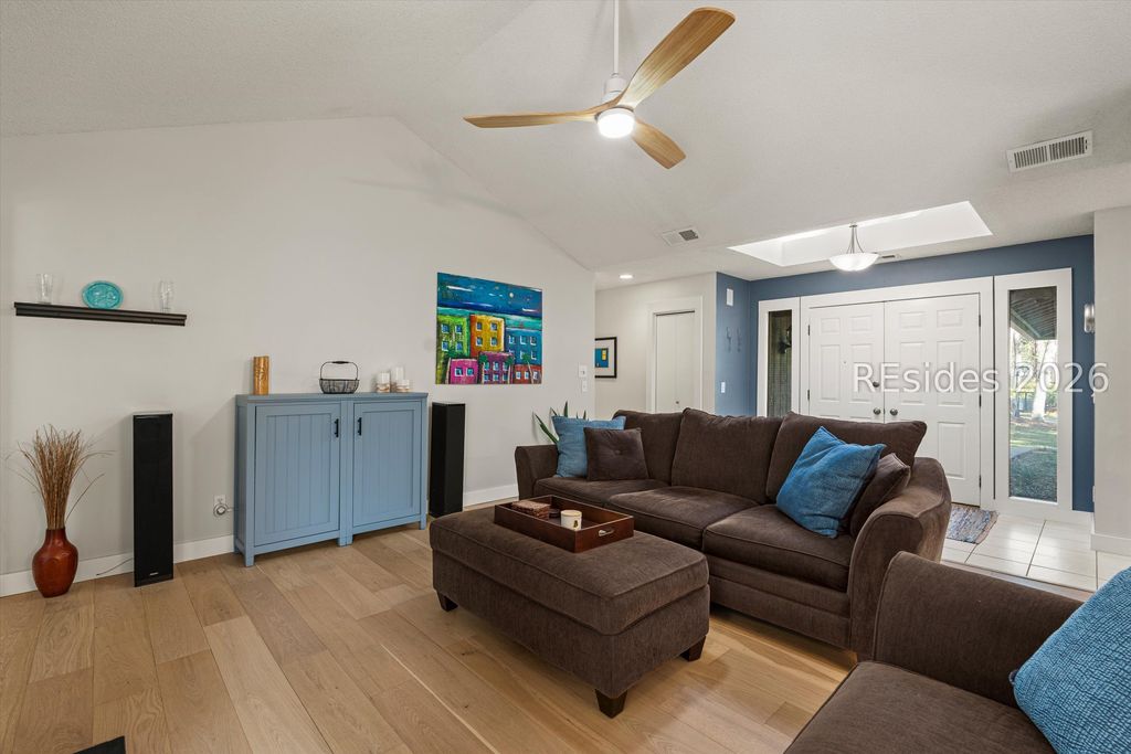 Image 3 of property listing at 50 Squiresgate Rd, Hilton Head Island, SC 29926
