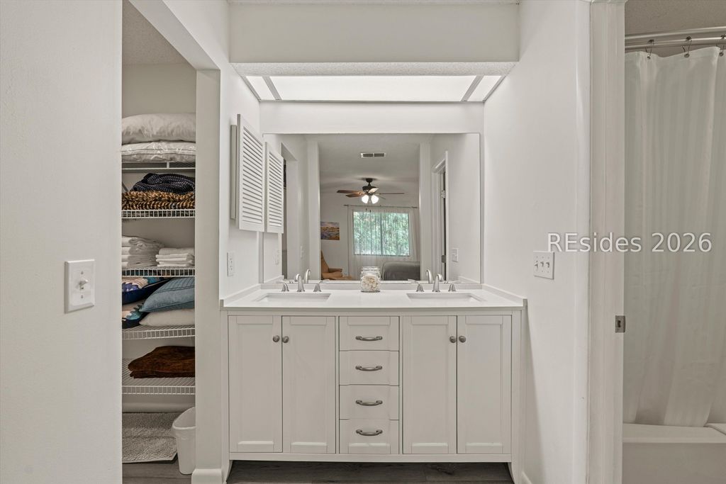 Image 32 of property listing at 50 Squiresgate Rd, Hilton Head Island, SC 29926