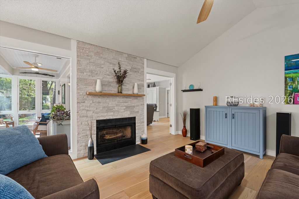Image 4 of property listing at 50 Squiresgate Rd, Hilton Head Island, SC 29926