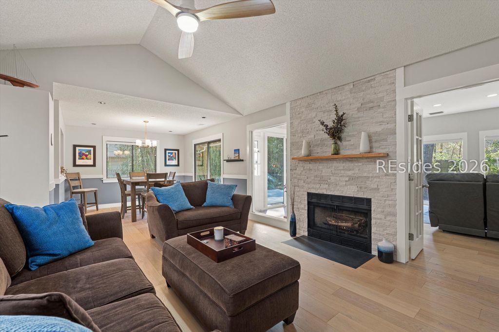 Image 5 of property listing at 50 Squiresgate Rd, Hilton Head Island, SC 29926