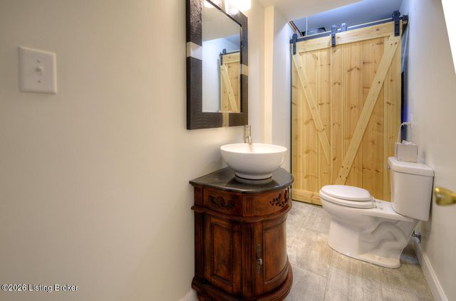 215 S Madison Ave, Louisville, KY 40243