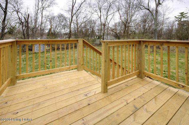 215 S Madison Ave, Louisville, KY 40243