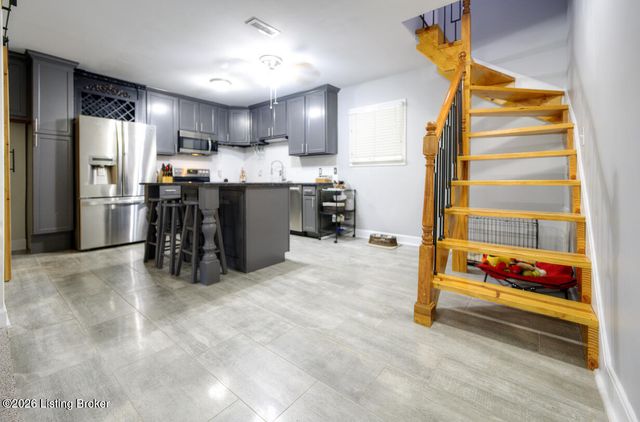 215 S Madison Ave, Louisville, KY 40243