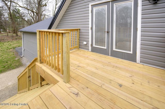 215 S Madison Ave, Louisville, KY 40243