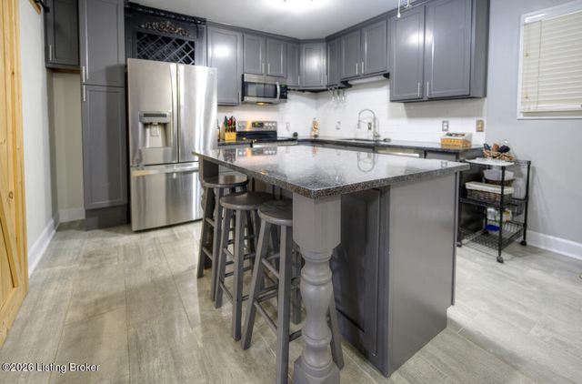 215 S Madison Ave, Louisville, KY 40243