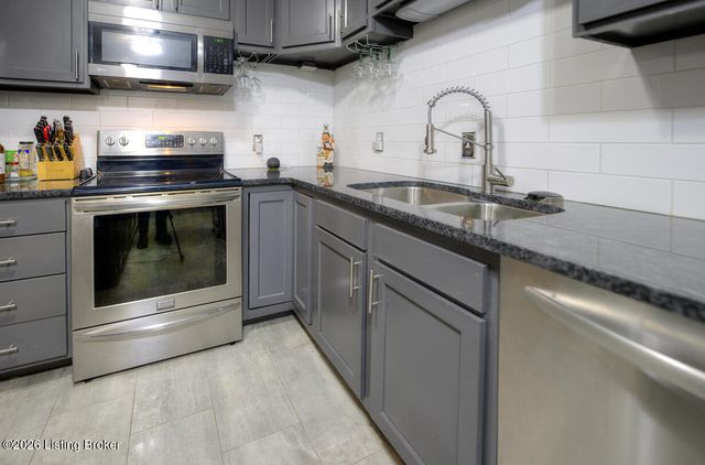 215 S Madison Ave, Louisville, KY 40243