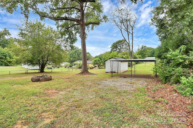 407 Pine Street, Mount Holly, NC 28120